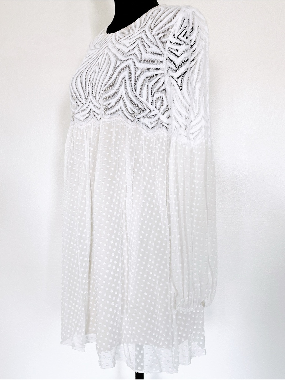 BCBGMaxAzria Kitra Lace Peasant Dress - Picture 3 of 15